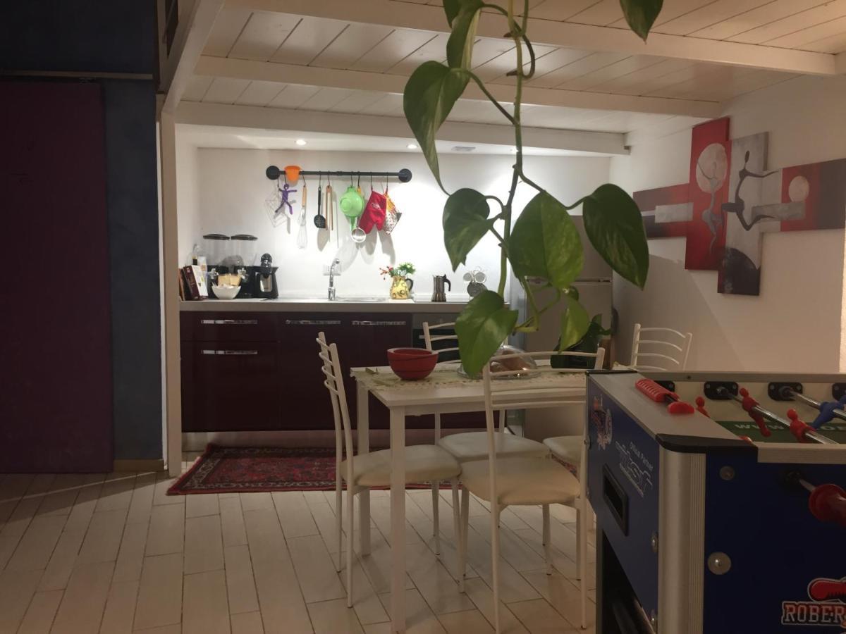 Small Mezzanine Apartment Colosseo Roma Eksteriør bilde